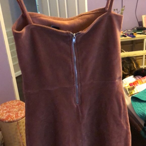 Short tight fitted tan dress - Picture 2 of 3